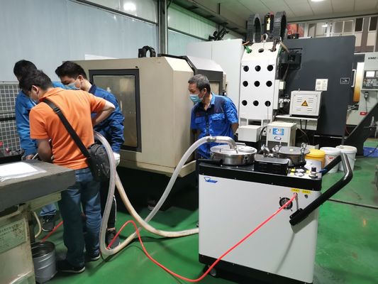 پاکسازی تراشه های آلومینیومی سیستم فیلتر خنک کننده CNC پاک کننده مخزن خنک کننده